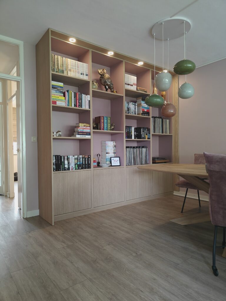 Boekenkast en tvmeubel