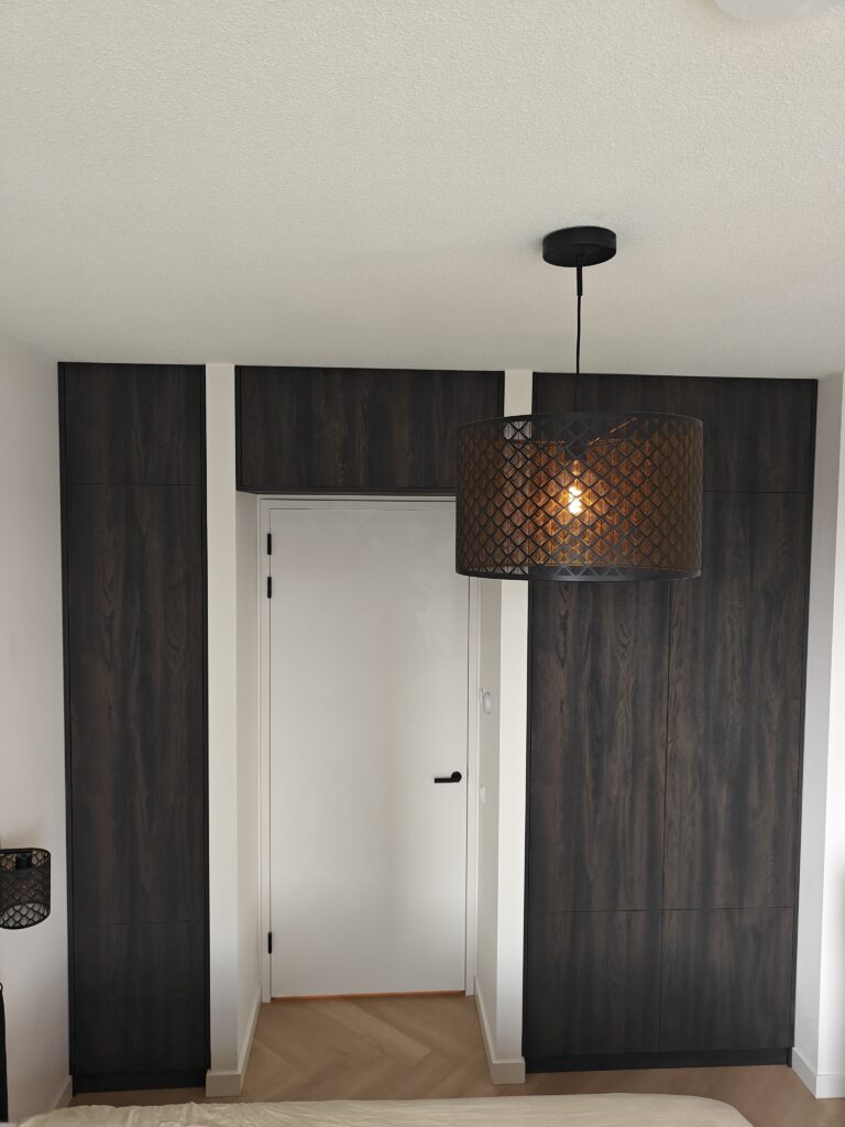 Kleding- en gangkast